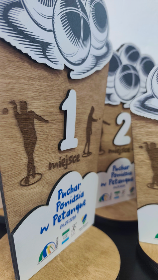 Statuetki petanque z numerem miejsca i drukowanymi kulami